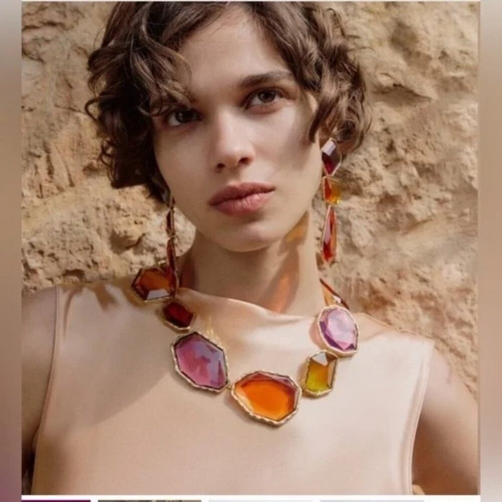 New Zara Chunky Geometric Resin Necklace